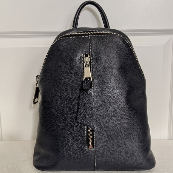 Giostra Firenze Handbags - Giostra Firenze Backpack Pebbled Leather Navy NWT